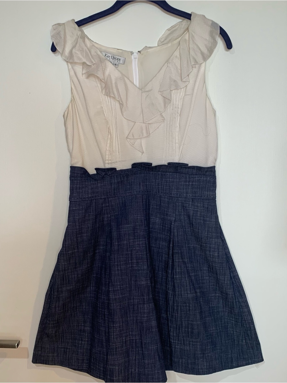 Kay Unger Y2K Shorts Romper with Ruffle Silk Blend Top. Cream and Navy Size 6
